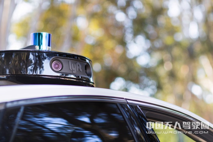 Lyft新专利:自动驾驶车辆与行人交流系统