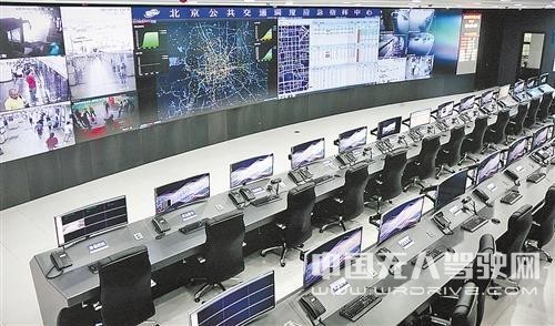 公交驶向下一站：自动驾驶