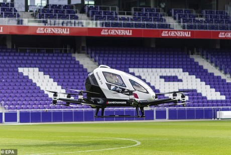 中国无人驾驶空中出租车奥地利试飞成功：时速150公里