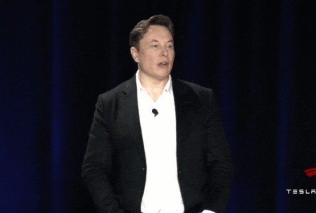特斯拉限时赠送4.6万元完全自动驾驶功能，马斯克：市值能涨1000%