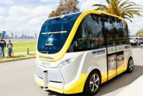 澳大利亚推行无人驾驶班车 倾力解决老年人出行难题