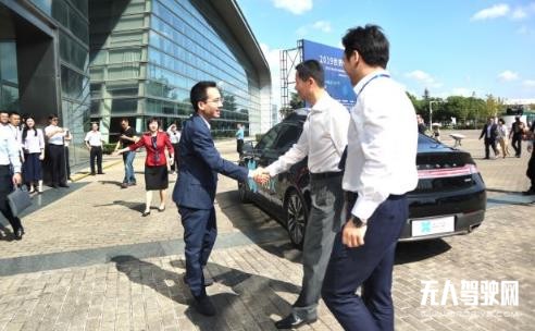 嘉定+AutoX，临港+纽劢，苏州+Momenta，园区“圈地”自动驾驶独角兽为几何？