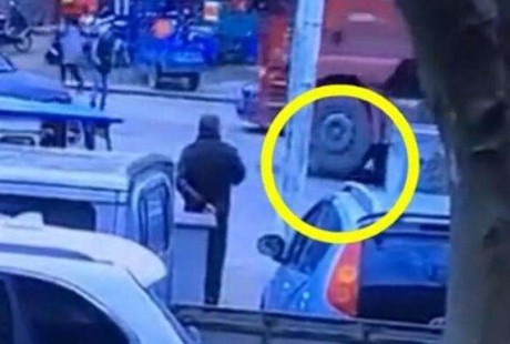 广西一小车无人驾驶,致1人被碾轧身亡