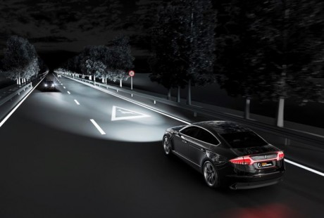 复旦大学林燕丹教授：智能驾驶时代，汽车照明的挑战与趋势