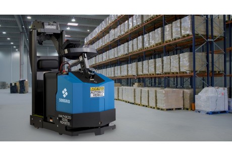 Seegrid推自动充电自动驾驶车 用于配送公司