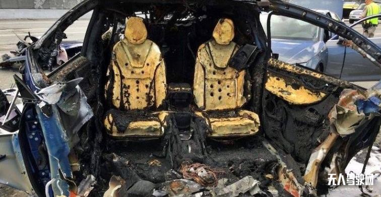 两起特斯拉自动驾驶事故最终报告：驾驶员都分神了，AEB系统没避免碰撞