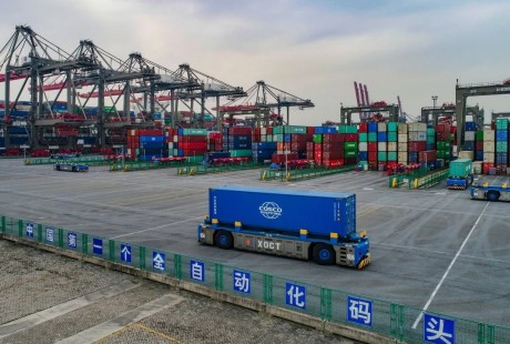 无人驾驶的卡车如何精准作业?带你打卡不一样的新码头