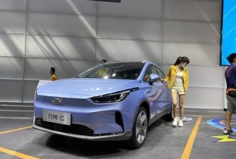 吉利新车首次亮相,配L4级无人驾驶,550km真续航,预售13.98万