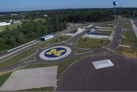 探访奉贤区自动驾驶汽车开放测试示范区:率先实现网联智能