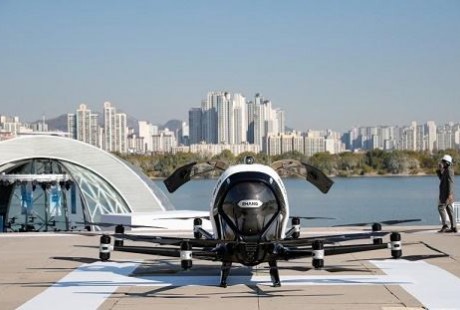 中国研制的自动驾驶飞行器在韩国首尔试飞