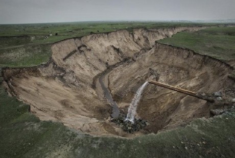 5G+220吨级无人驾驶卡车，已在内蒙古极寒矿区连续作业