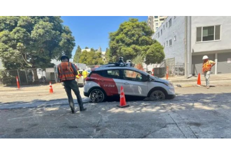 加州暂停Cruise无人车测试应用许可