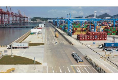 飞步科技落地IGV全无人运输车队,与甬舟码头签订五年付费运营合同