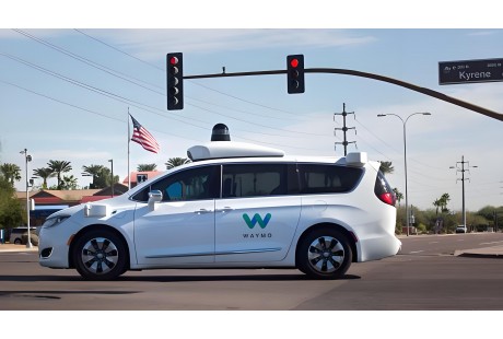 希迪智驾批量交付36辆无人矿卡；贵州首条无人驾驶公交线路将于5月4日开通