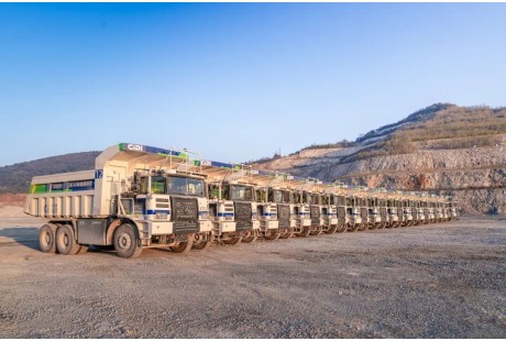 “2025首届无人驾驶矿卡工程应用大会”在榆林成功举办！